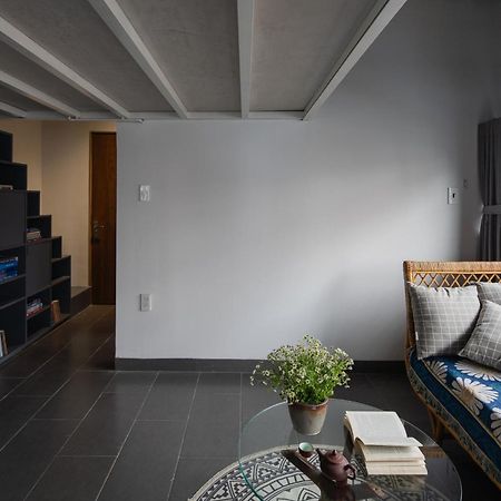 Отель Hoa House Хошимин Экстерьер фото